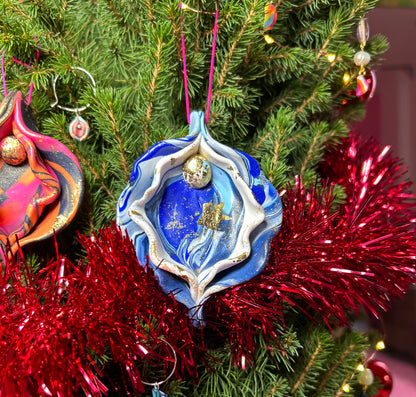 XMESS Vulvaa Ornament