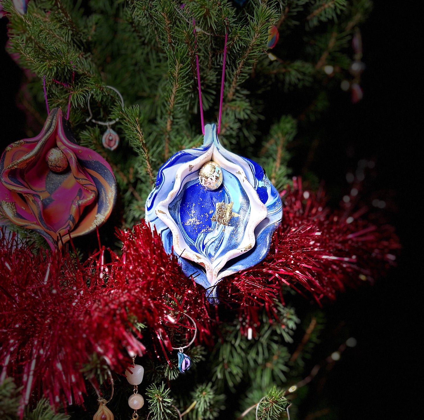 XMESS Vulvaa Ornament