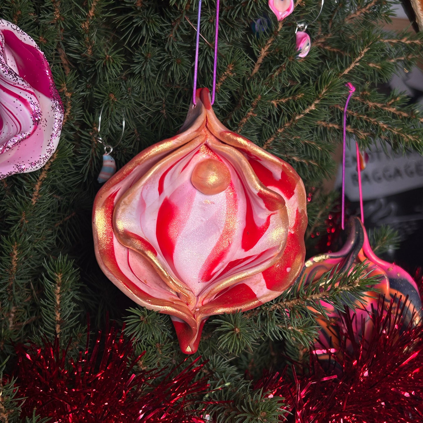 XMESS Vulvaa Ornament